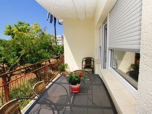 23943755-Ferienwohnung-4-Trogir-300x225-4