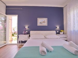 19285200-Ferienwohnung-0-Trogir-300x225-3