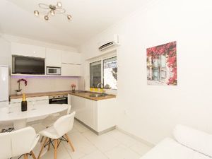 19289927-Ferienwohnung-0-Trogir-300x225-2