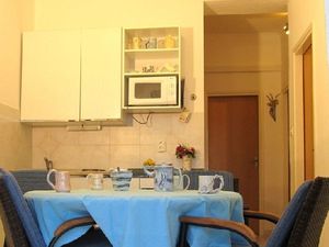 21748983-Ferienwohnung-2-Trogir-300x225-4