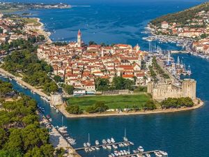 22193239-Ferienwohnung-6-Trogir-300x225-1