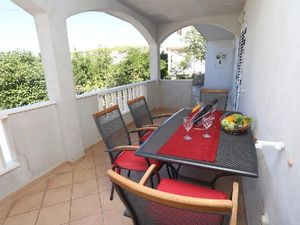 23072695-Ferienwohnung-4-Trogir-300x225-3