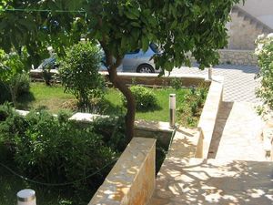 23072695-Ferienwohnung-4-Trogir-300x225-0