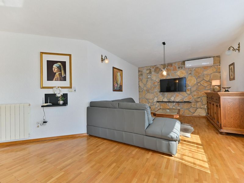 19348544-Ferienwohnung-6-Trogir-800x600-1