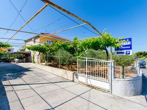 23943161-Ferienwohnung-6-Trogir-300x225-3