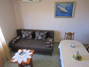 23943793-Ferienwohnung-3-Trogir-300x225-5