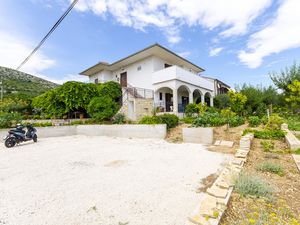 23944684-Ferienwohnung-6-Trogir-300x225-4