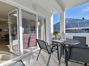 23945757-Ferienwohnung-4-Trogir-300x225-4