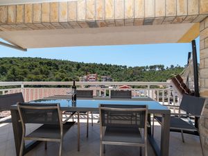 23983464-Ferienwohnung-6-Trogir-300x225-3