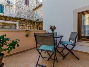 23945785-Ferienwohnung-2-Trogir-300x225-4