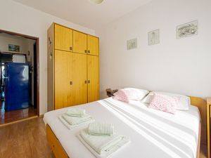 23940515-Ferienwohnung-5-Trogir-300x225-5