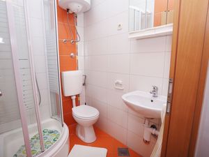 23941123-Ferienwohnung-4-Trogir-300x225-4