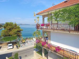 23942883-Ferienwohnung-7-Trogir-300x225-2