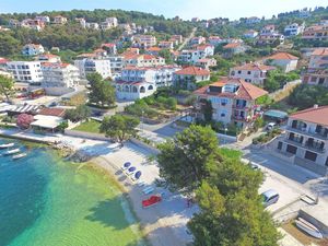 23942883-Ferienwohnung-7-Trogir-300x225-4