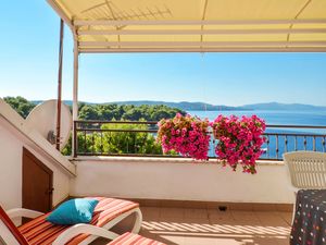 23942884-Ferienwohnung-5-Trogir-300x225-1