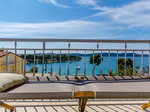 23947116-Ferienwohnung-4-Trogir-300x225-1