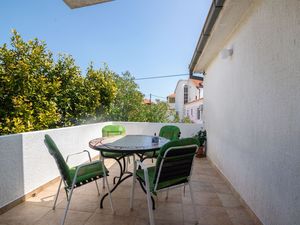 23943143-Ferienwohnung-4-Trogir-300x225-2