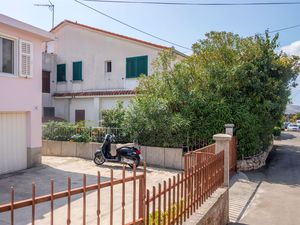 23943143-Ferienwohnung-4-Trogir-300x225-4