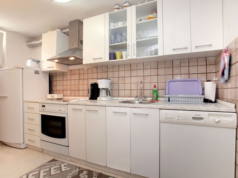 23944671-Ferienwohnung-4-Trogir-800x600-0