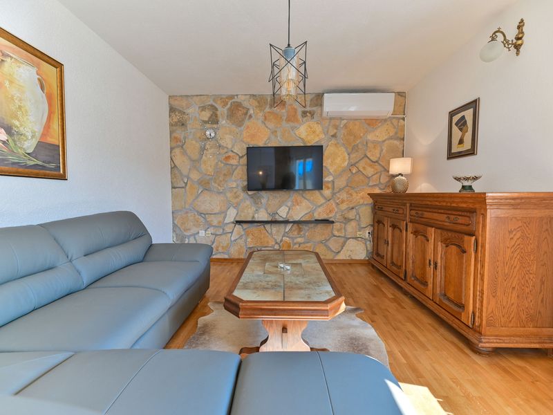 23983456-Ferienwohnung-6-Trogir-800x600-1