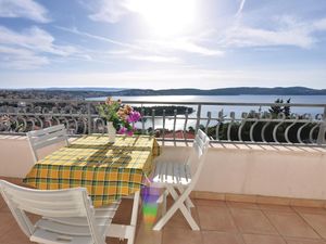 23723001-Ferienwohnung-4-Trogir-300x225-4