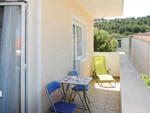 23724643-Ferienwohnung-4-Trogir-300x225-4