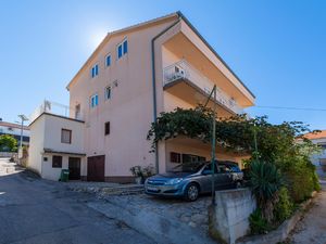 23725821-Ferienwohnung-5-Trogir-300x225-1