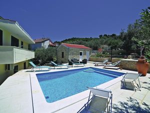 23727791-Ferienwohnung-5-Trogir-300x225-5