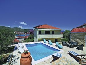 23727799-Ferienwohnung-4-Trogir-300x225-3