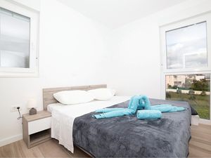 23737635-Ferienwohnung-6-Trogir-300x225-3