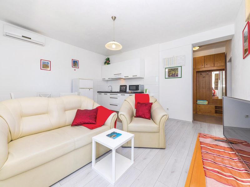 23740395-Ferienwohnung-4-Trogir-800x600-1