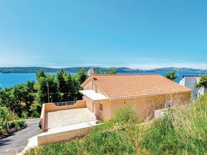 23740395-Ferienwohnung-4-Trogir-300x225-2