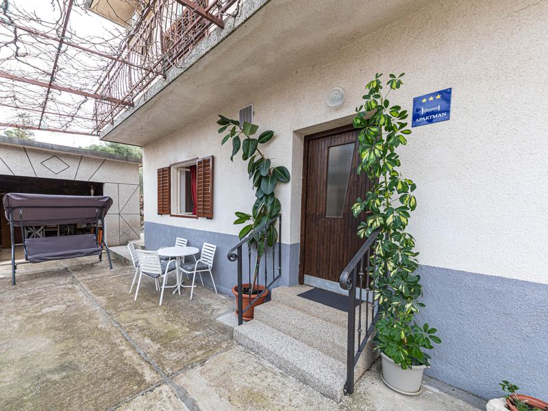 23745460-Ferienwohnung-4-Trogir-800x600-0