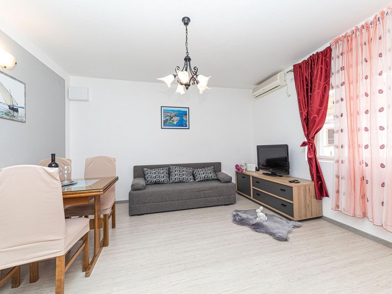 23745460-Ferienwohnung-4-Trogir-800x600-1