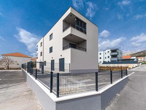 23752875-Ferienwohnung-4-Trogir-300x225-5