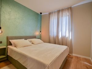 23888006-Ferienwohnung-4-Trogir-300x225-1