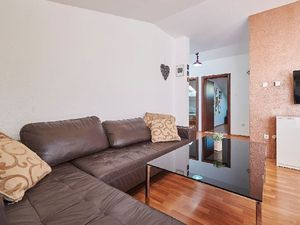 19286369-Ferienwohnung-0-Trogir-300x225-5