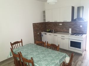 18321819-Ferienwohnung-6-Trogir-300x225-1