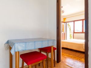 18510624-Ferienwohnung-2-Trogir-300x225-1