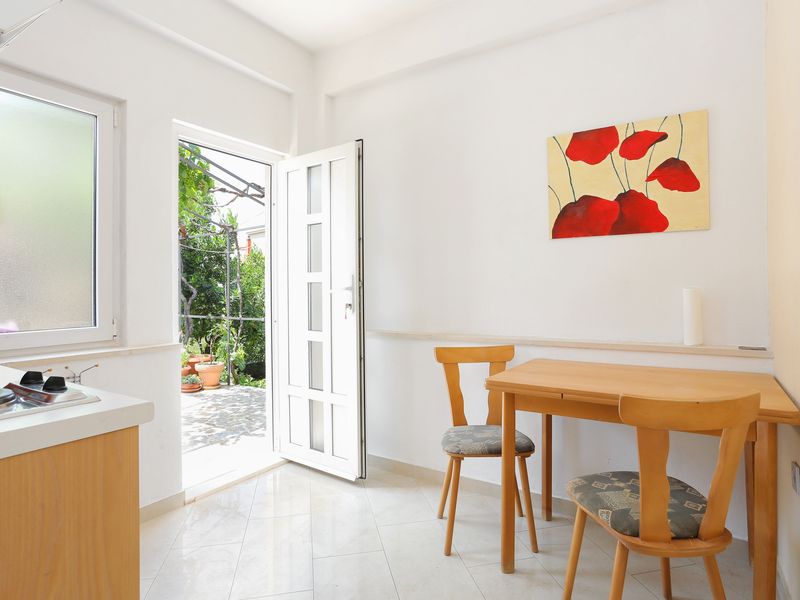 18688470-Ferienwohnung-2-Trogir-800x600-1