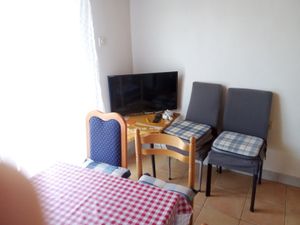 18956509-Ferienwohnung-9-Trogir-300x225-2