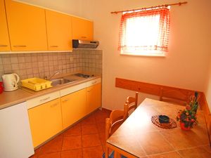 19009613-Ferienwohnung-4-Trogir-300x225-1