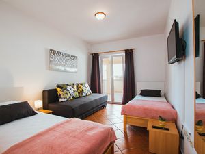 19009613-Ferienwohnung-4-Trogir-300x225-2