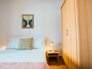 19009613-Ferienwohnung-4-Trogir-300x225-3