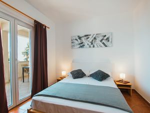 19009580-Ferienwohnung-4-Trogir-300x225-2