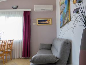 19050847-Ferienwohnung-4-Trogir-300x225-1