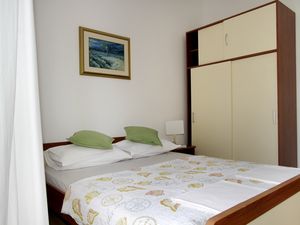 19059931-Ferienwohnung-5-Trogir-300x225-4