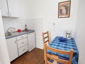 19385718-Ferienwohnung-2-Trogir-300x225-1