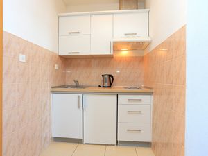 21944107-Ferienwohnung-3-Trogir-300x225-5