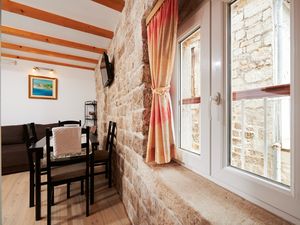 21948915-Ferienwohnung-4-Trogir-300x225-5